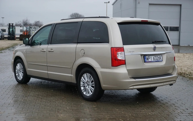 Lancia Voyager cena 54900 przebieg: 161662, rok produkcji 2014 z Suraż małe 254